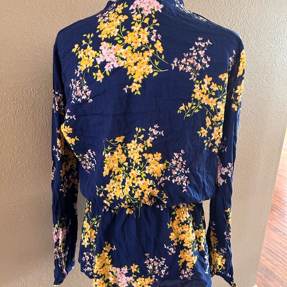 NWOT Floral print long sleeve top - Picture 5 of 6